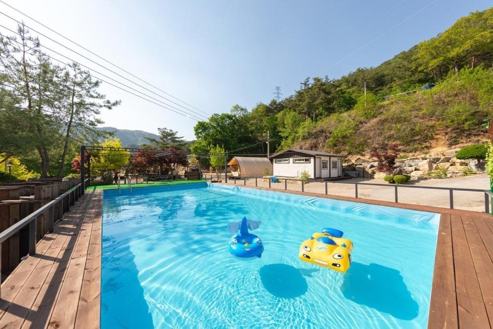 Hotel Inje Naerincheon Glamping Exterior foto